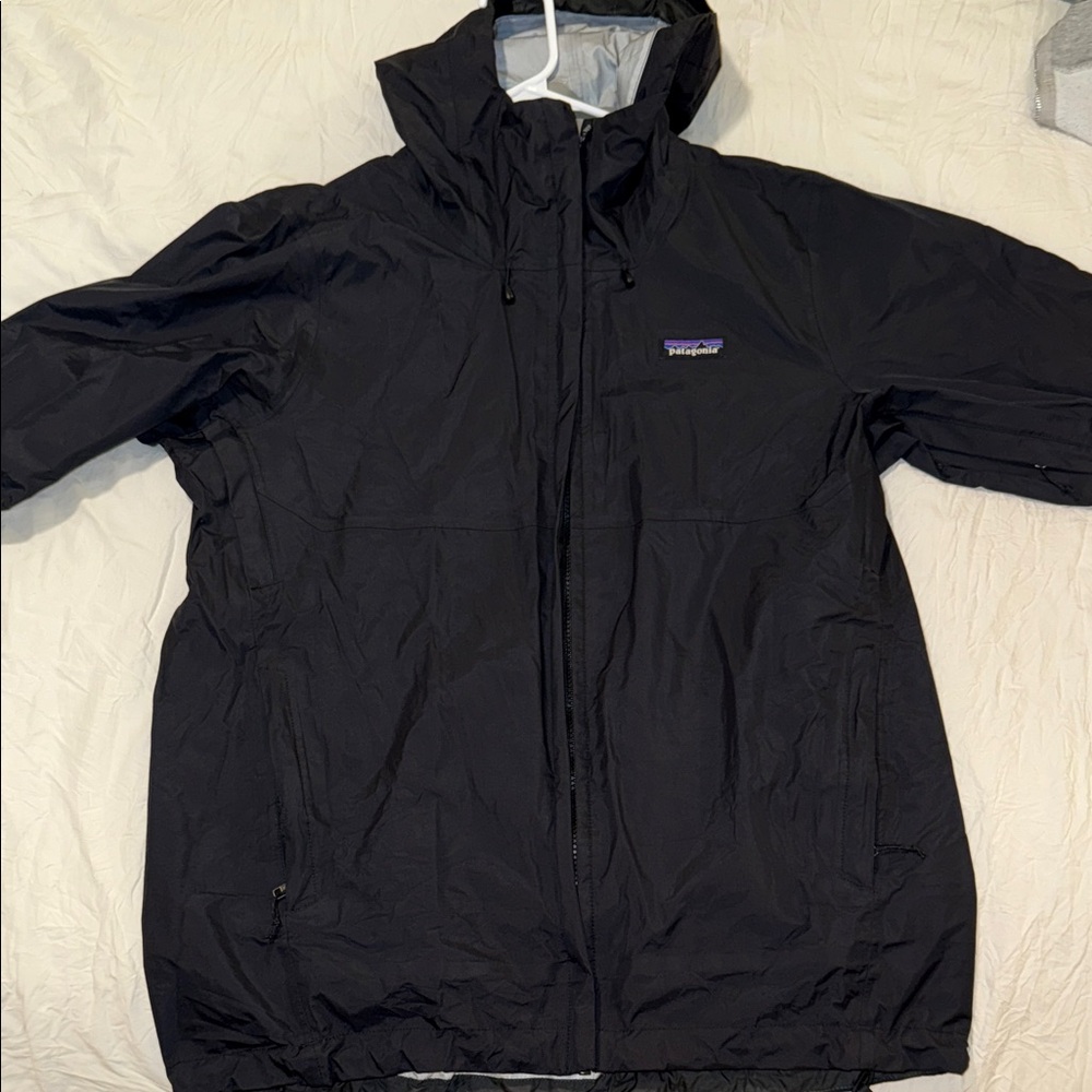 Patagonia Men's Black Raincoat